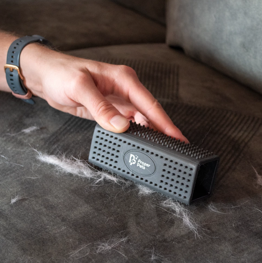 Brosse ouuust les poils !